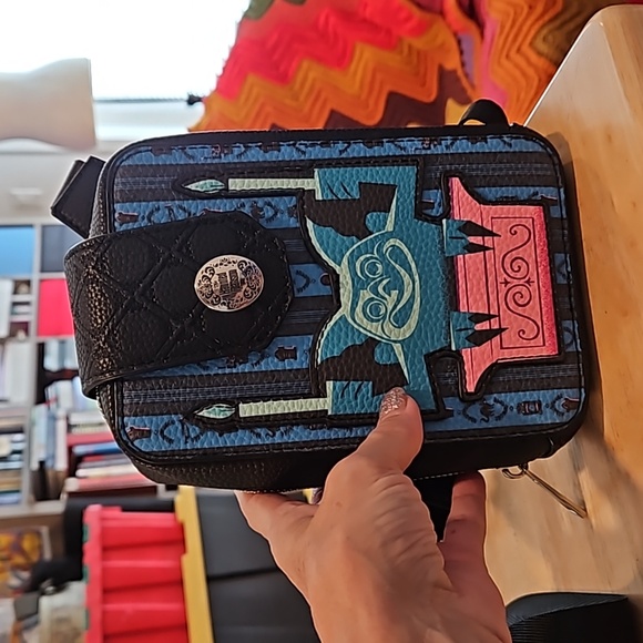 Disney's Haunted Mansion crossbody bag magnetic closure zipper inside pockets - Picture 4 of 8